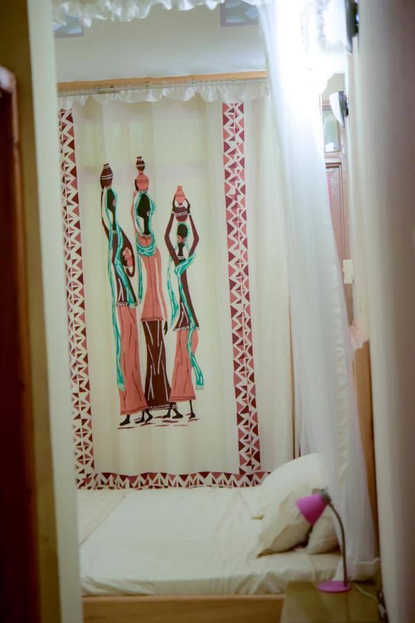 Botanika Hotel Бужумбура Екстериор снимка