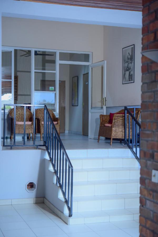 Botanika Hotel Бужумбура Екстериор снимка