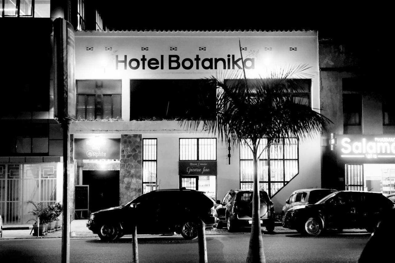 Botanika Hotel Бужумбура Екстериор снимка