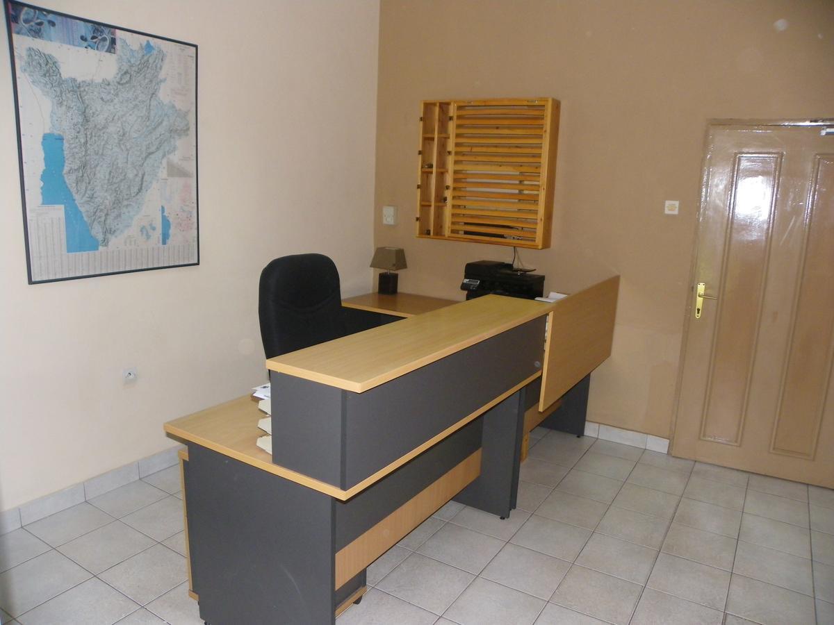 Botanika Hotel Бужумбура Екстериор снимка